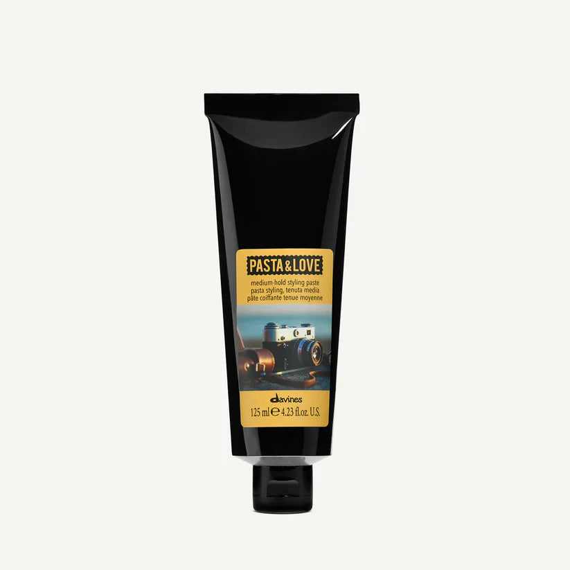 Davines Pasta & Love Medium-Hold Styling Paste 125ml — men’s hair styling paste with flexible hold and a natural finish, infused with Alkekengi extract for smooth, touchable control.